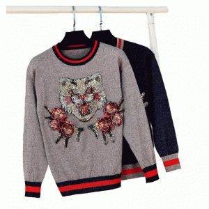 Kézzel készített szálakkal díszített ruhák és virágokkal kötött pulóver pulóver nők számára